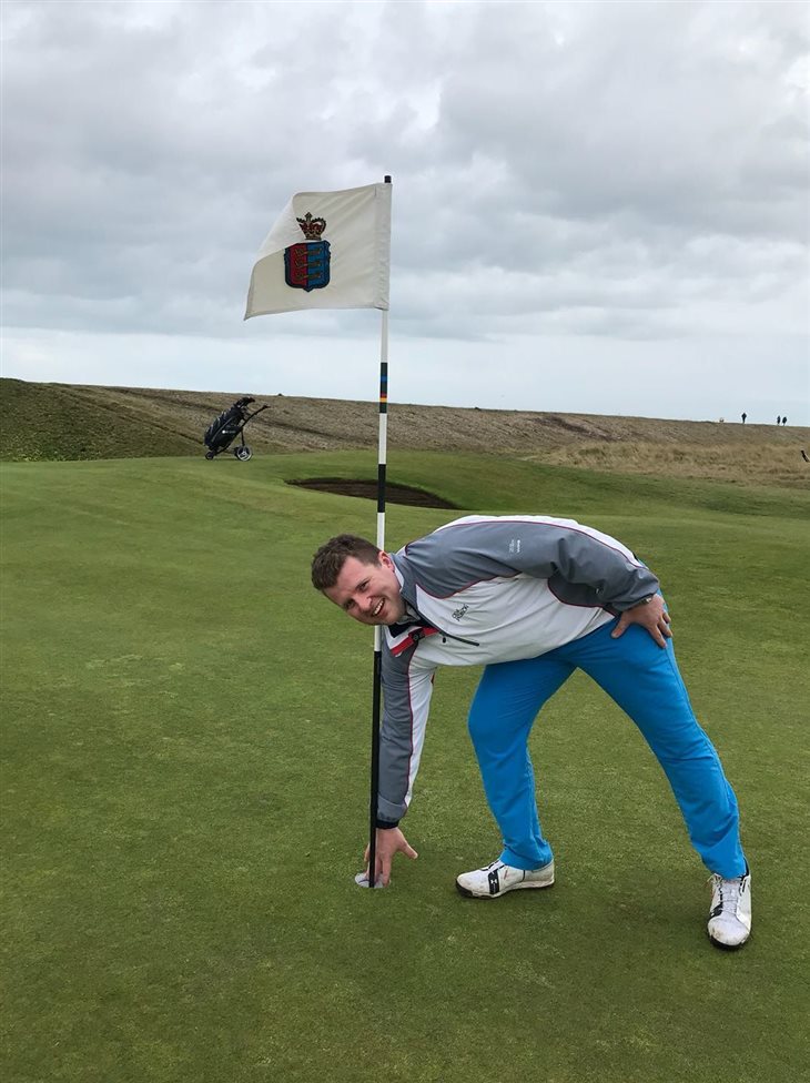 Royal Cinque Ports Hole in 1